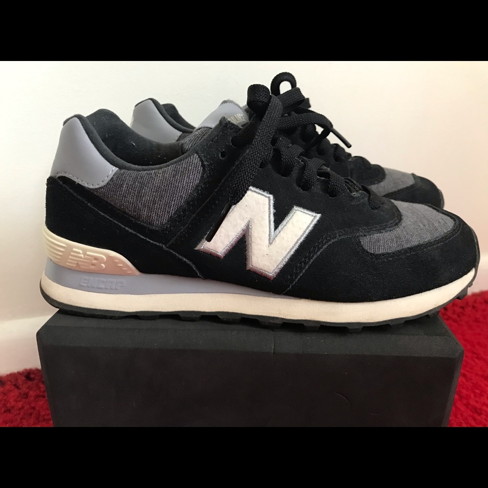 Women’s New Balance 574 Sneakers. Size 6.5.